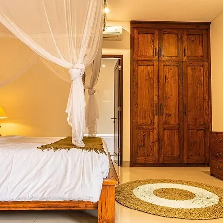 Cozy 2-Bed Villa With Pool 5 Mins To Finns Beach Canggu  Exterior photo