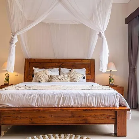 Cozy 2-Bed Villa With Pool 5 Mins To Finns Beach Canggu  Exterior photo