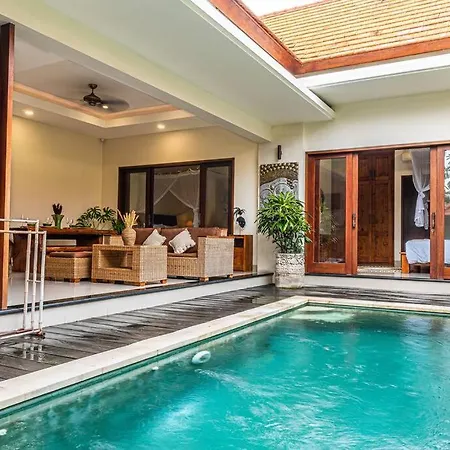 Cozy 2-Bed Villa With Pool 5 Mins To Finns Beach Canggu  Exterior photo
