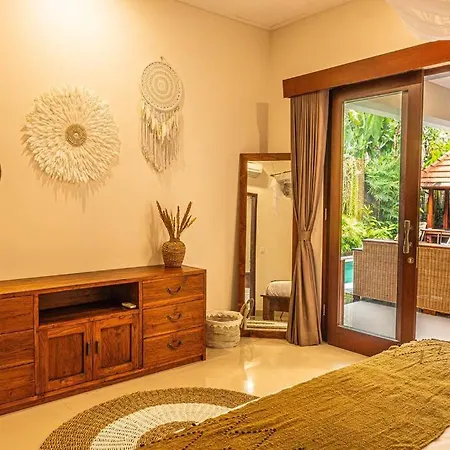 Cozy 2-Bed Villa With Pool 5 Mins To Finns Beach Canggu  Exterior photo