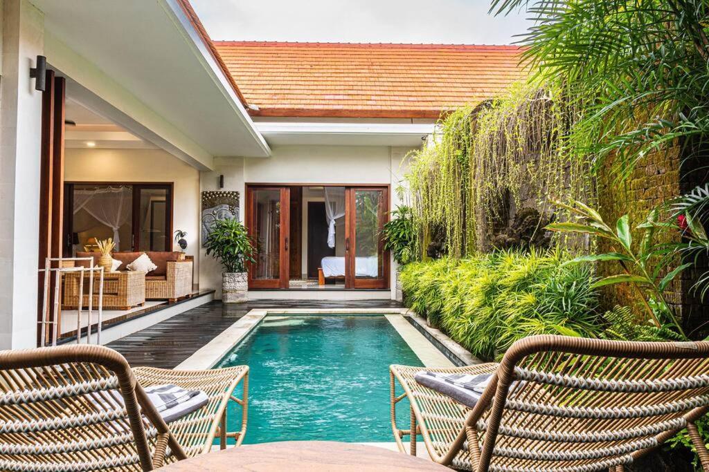 Cozy 2-bed With Pool 5 Mins To Finns Villa Canggu